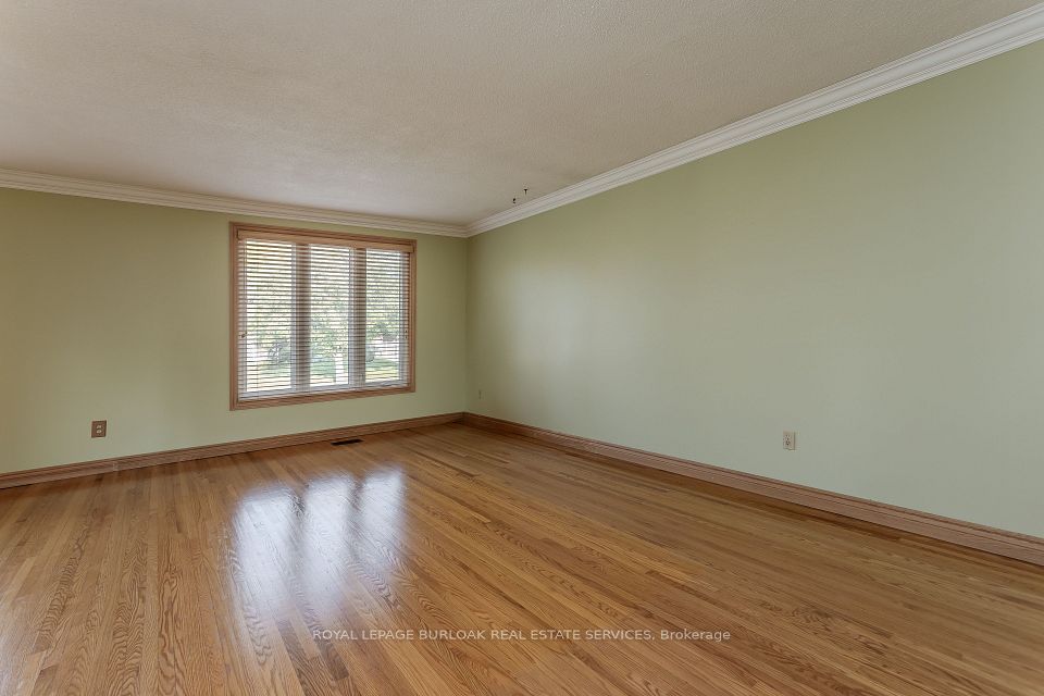 4442 Bennett Road, Burlington, ON L7L 1Y9 4
