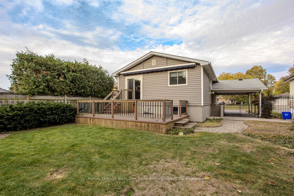 4442 Bennett Road, Burlington, ON L7L 1Y9 3