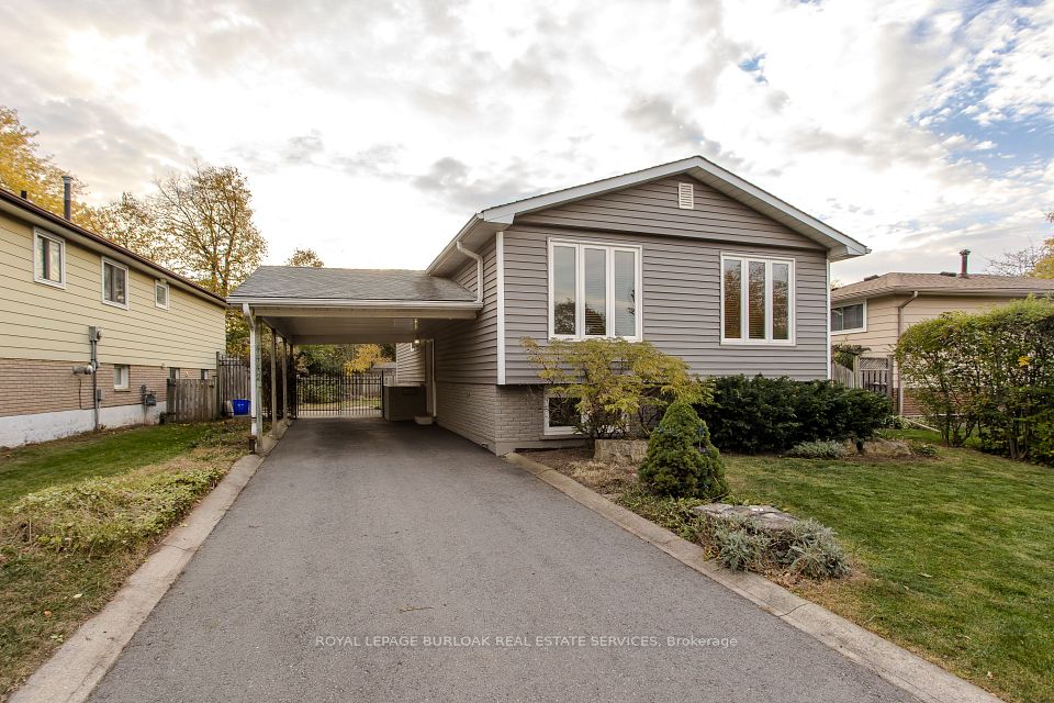 Detached at 4442 Bennett Road, Burlington, ON L7L 1Y9