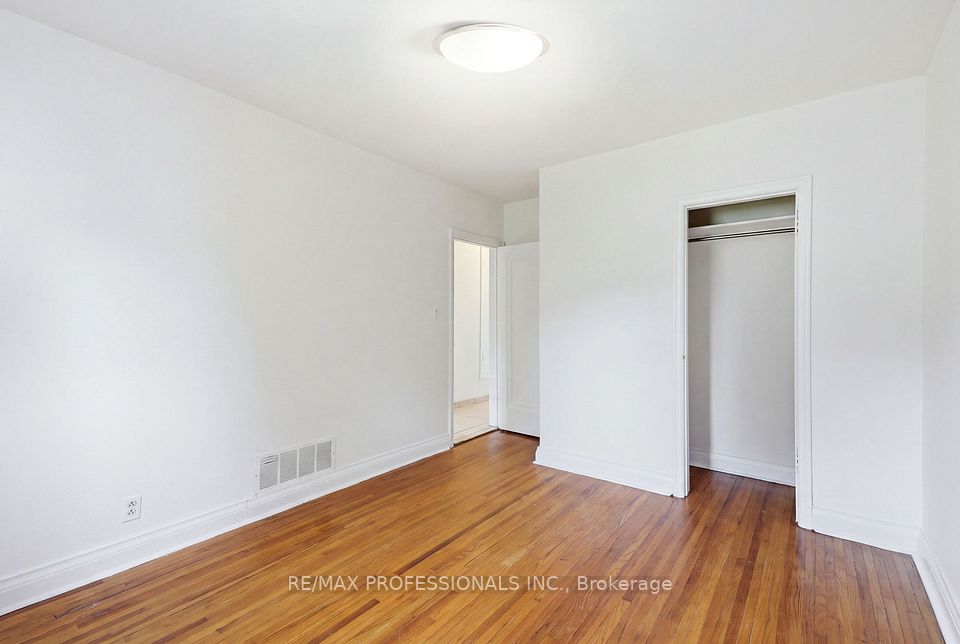 111 Wesley Street, Toronto, ON M8Y 2W9 24