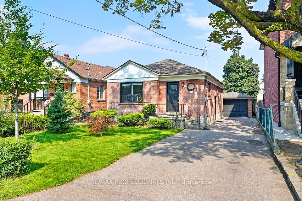111 Wesley Street, Toronto, ON M8Y 2W9 2