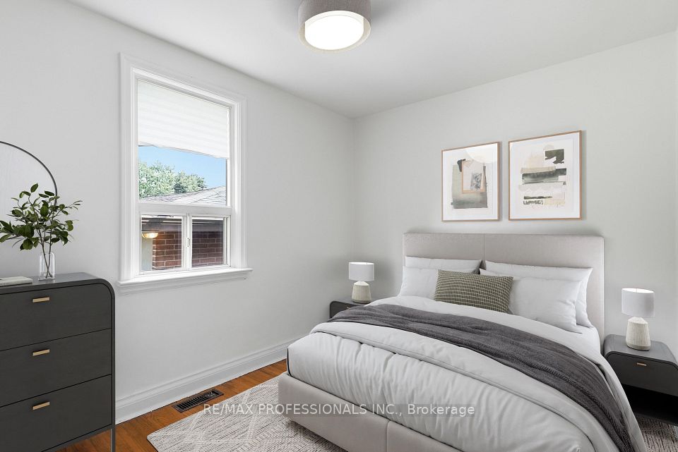 111 Wesley Street, Toronto, ON M8Y 2W9 25