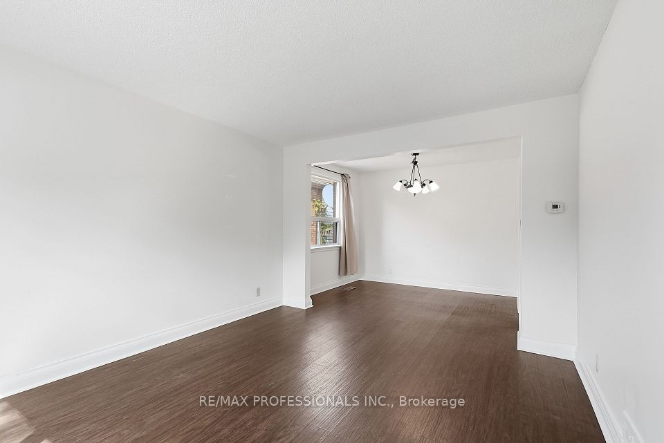 111 Wesley Street, Toronto, ON M8Y 2W9 8