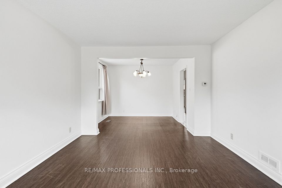 111 Wesley Street, Toronto, ON M8Y 2W9 9