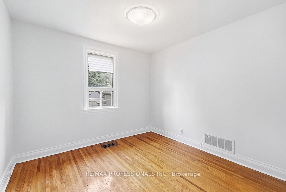 111 Wesley Street, Toronto, ON M8Y 2W9 22