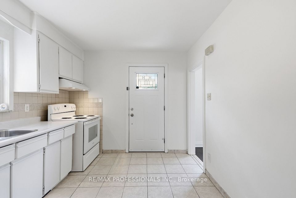 111 Wesley Street, Toronto, ON M8Y 2W9 20