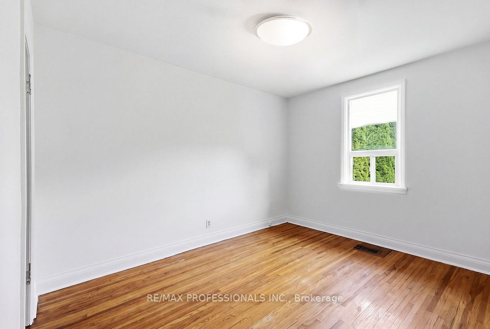 111 Wesley Street, Toronto, ON M8Y 2W9 23