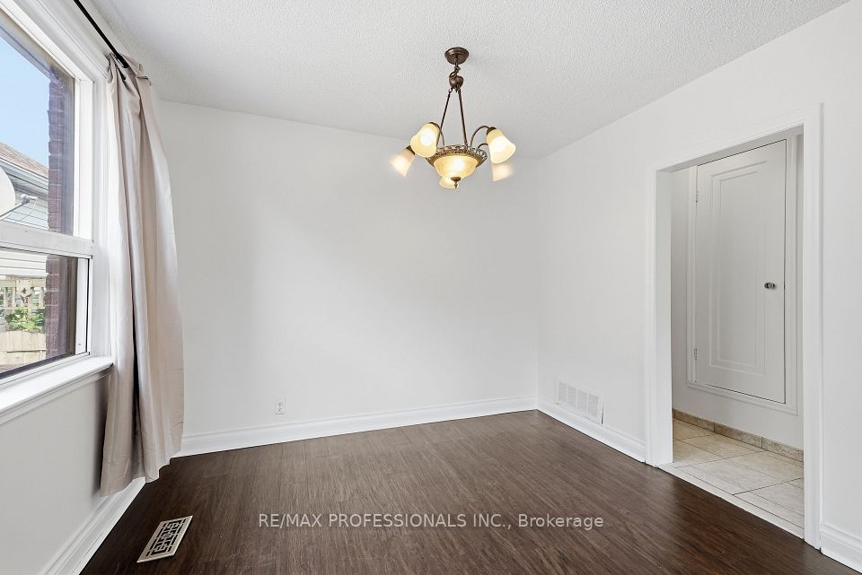 111 Wesley Street, Toronto, ON M8Y 2W9 14