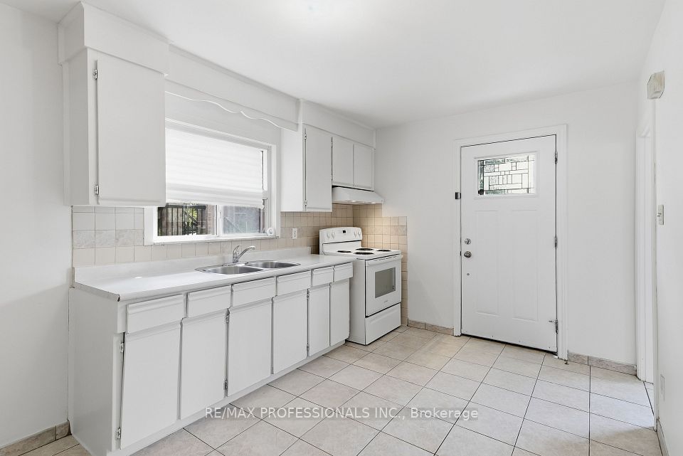 111 Wesley Street, Toronto, ON M8Y 2W9 19