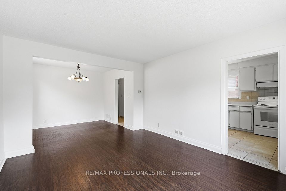 111 Wesley Street, Toronto, ON M8Y 2W9 15