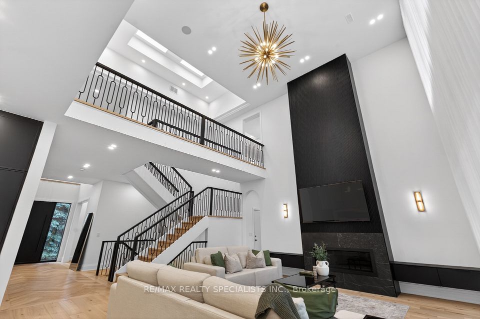 431 Seaton Drive, Oakville, ON L6L 3Y3 17