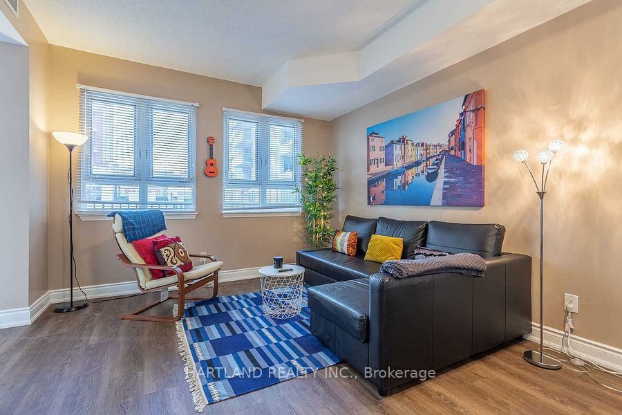 399 Elizabeth Street 209, Burlington, ON L7R 0A4 2