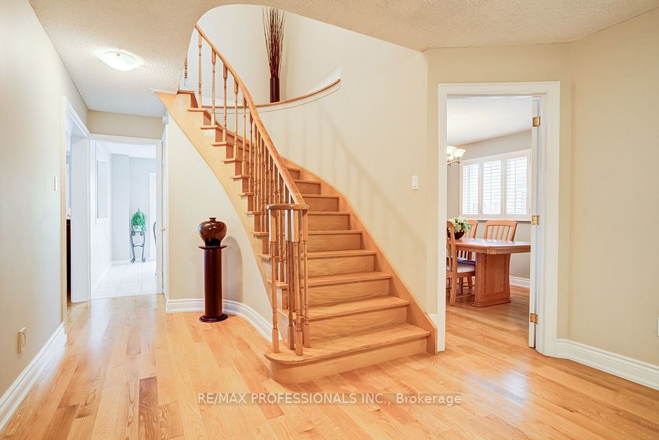 4357 Poltava Crescent, Mississauga, ON L4W 3B9 23