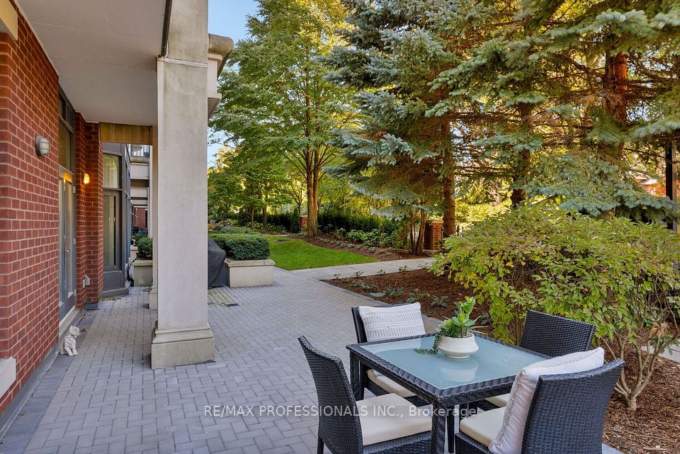 9 Burnhamthorpe Crescent 108, Toronto, ON M9A 1G4 25