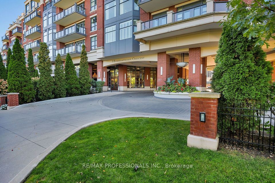 9 Burnhamthorpe Crescent 108, Toronto, ON M9A 1G4 3