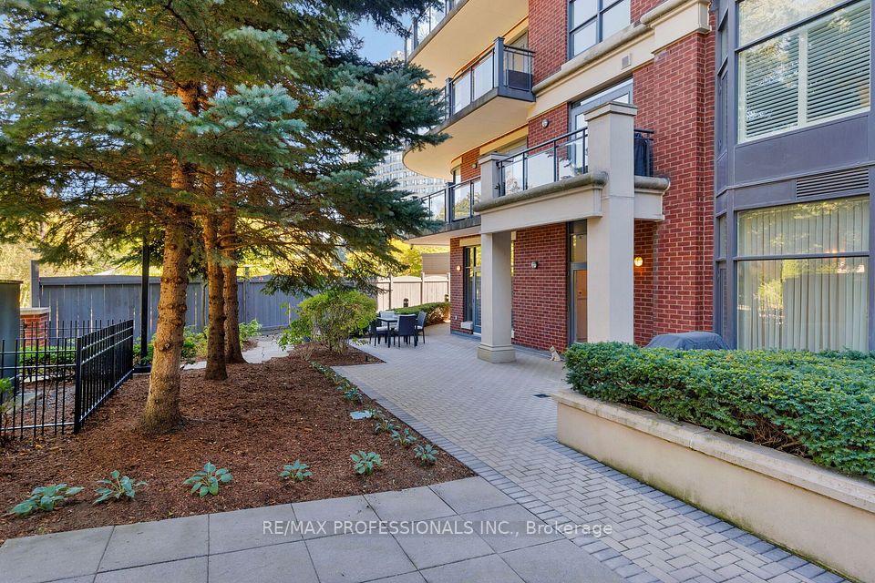 9 Burnhamthorpe Crescent 108, Toronto, ON M9A 1G4 24