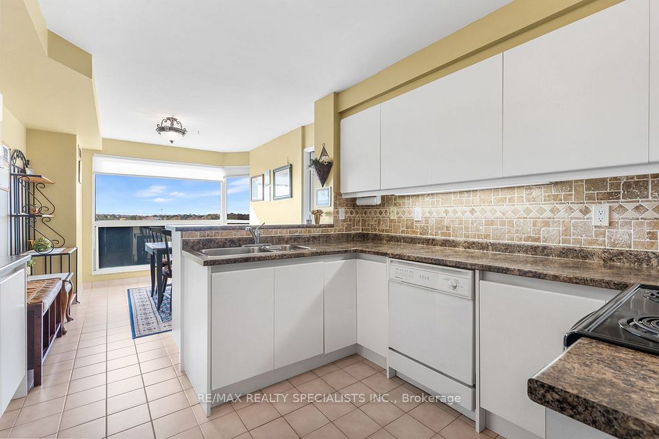 1800 The Collegeway 1211, Mississauga, ON L5L 5S4 12