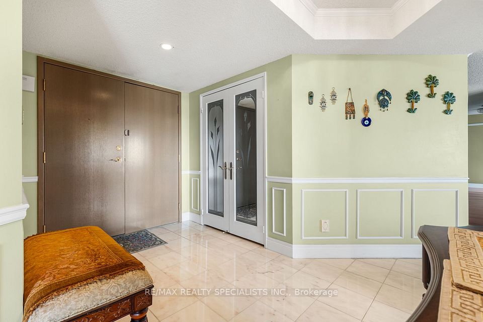 1800 The Collegeway 1211, Mississauga, ON L5L 5S4 3