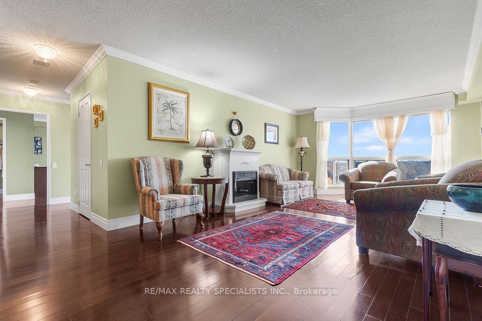 1800 The Collegeway 1211, Mississauga, ON L5L 5S4 6