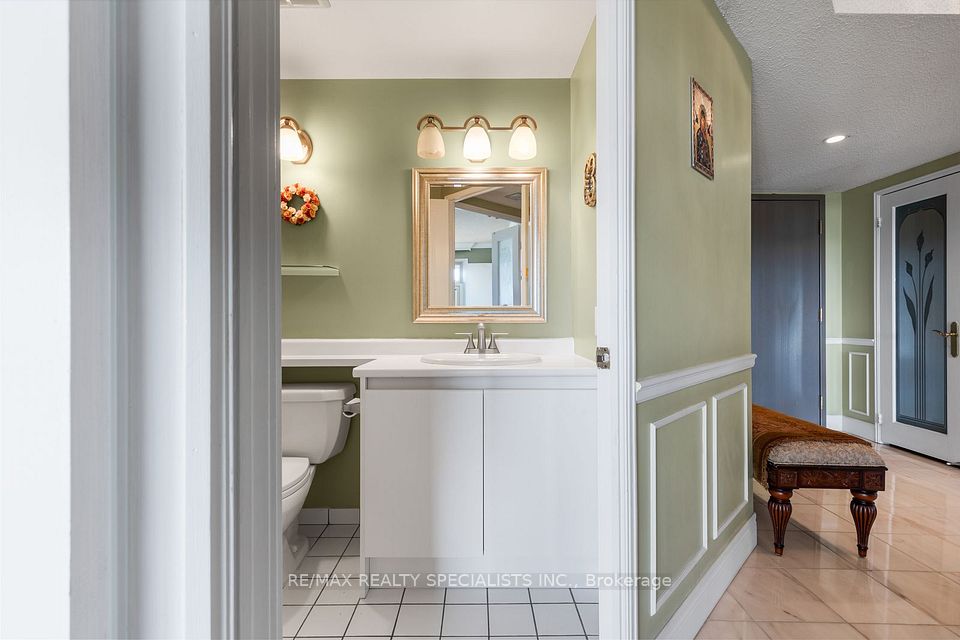 1800 The Collegeway 1211, Mississauga, ON L5L 5S4 23