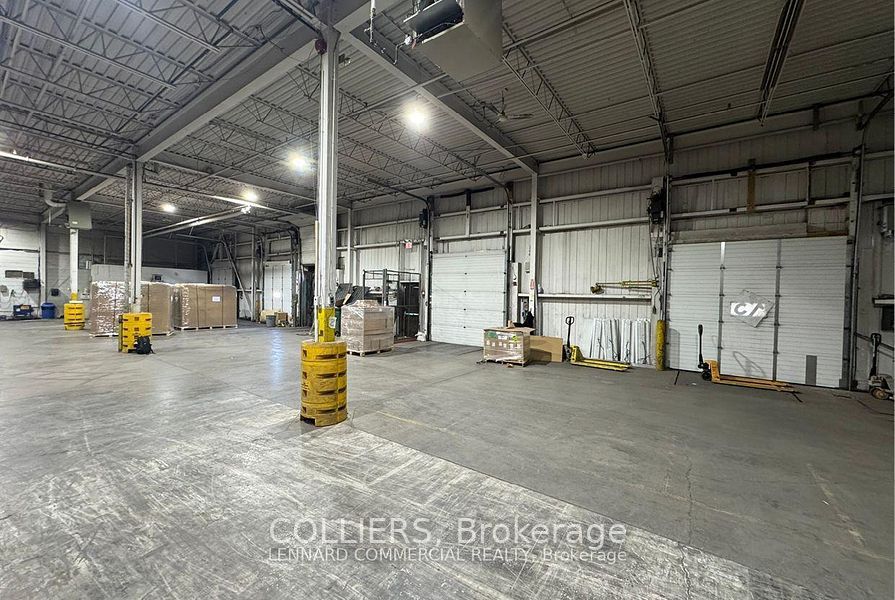 5 Copper Drive A, Brampton, ON L6T 4W5 2