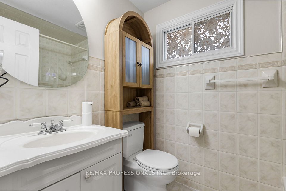 11 Grand Rapids Square, Brampton, ON L6S 2H9 17