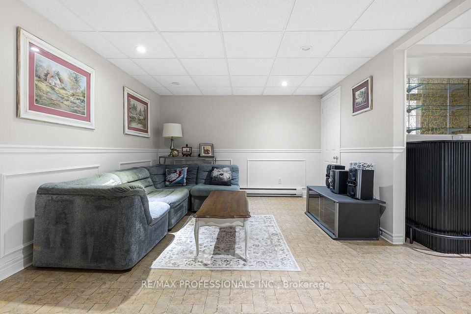 11 Grand Rapids Square, Brampton, ON L6S 2H9 25