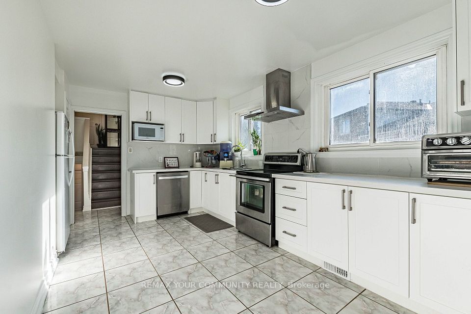 3696 Woodruff Crescent, Mississauga, ON L4T 1T9 13