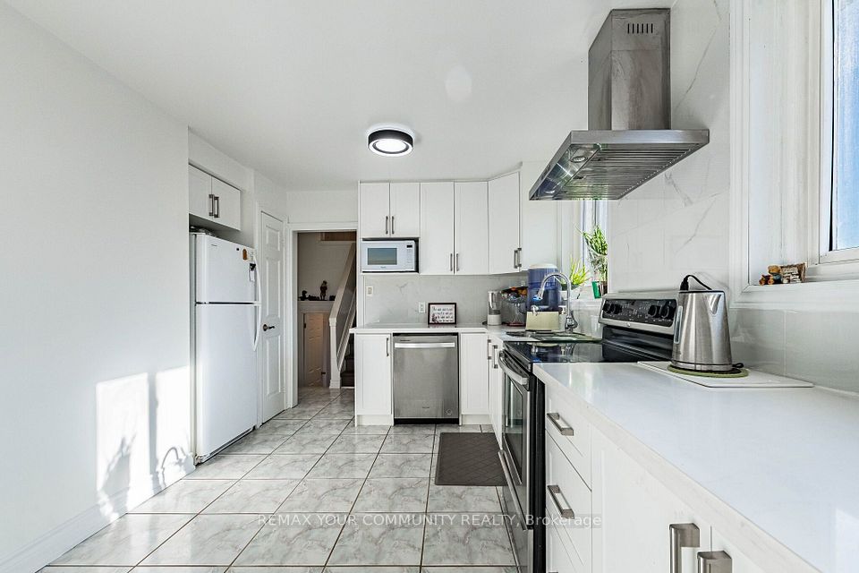 3696 Woodruff Crescent, Mississauga, ON L4T 1T9 14