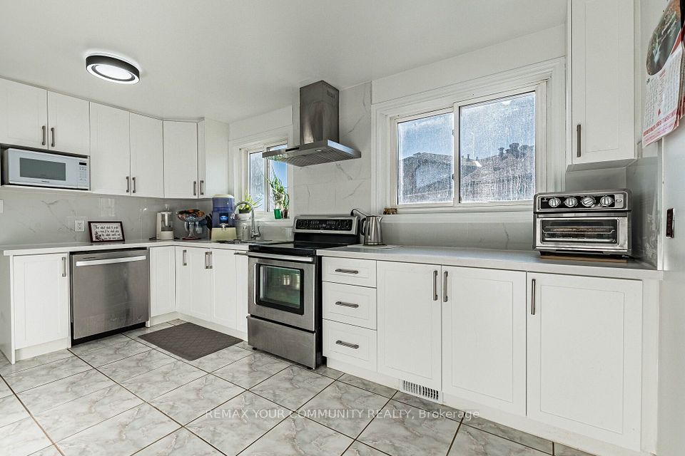 3696 Woodruff Crescent, Mississauga, ON L4T 1T9 15