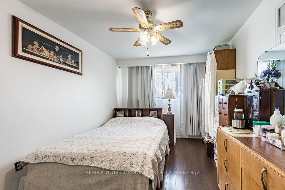 3696 Woodruff Crescent, Mississauga, ON L4T 1T9 21