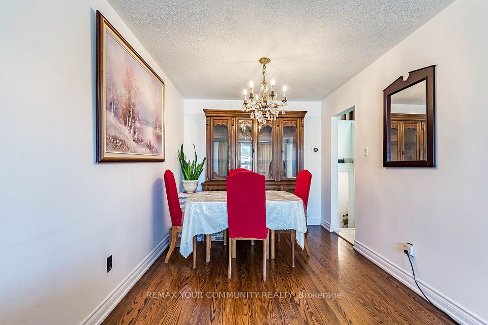 3696 Woodruff Crescent, Mississauga, ON L4T 1T9 9