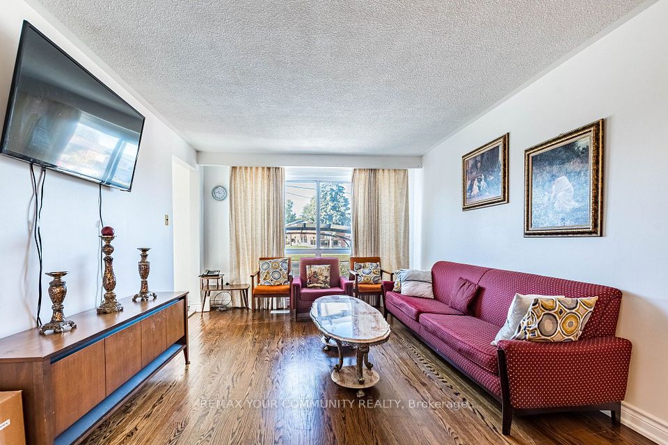 3696 Woodruff Crescent, Mississauga, ON L4T 1T9 11