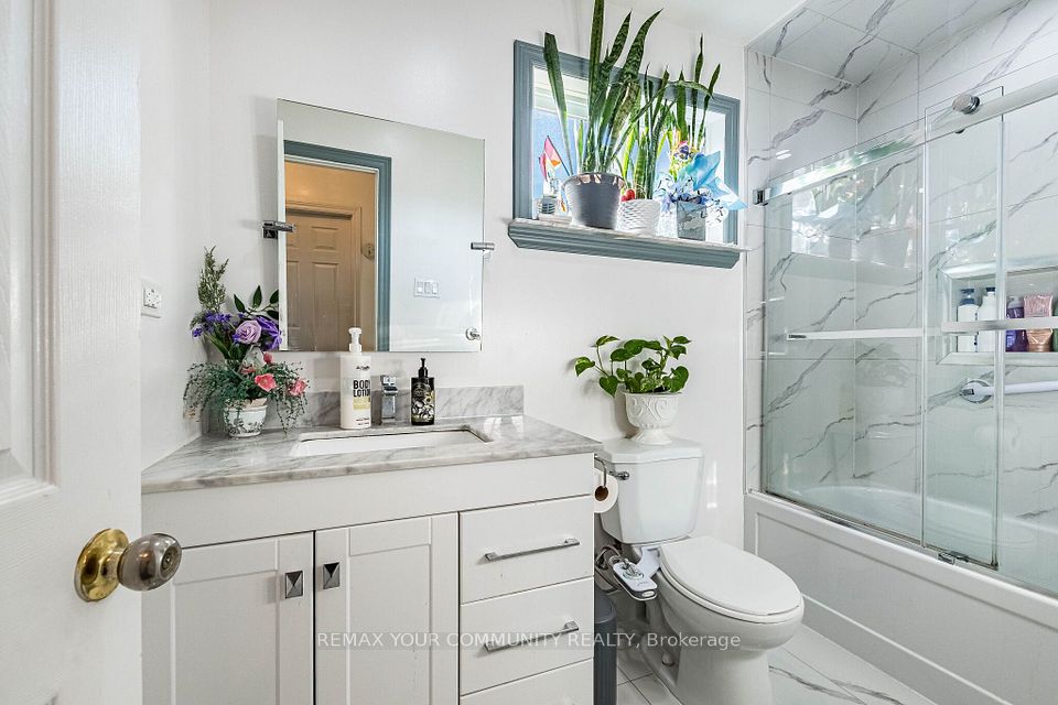 3696 Woodruff Crescent, Mississauga, ON L4T 1T9 24