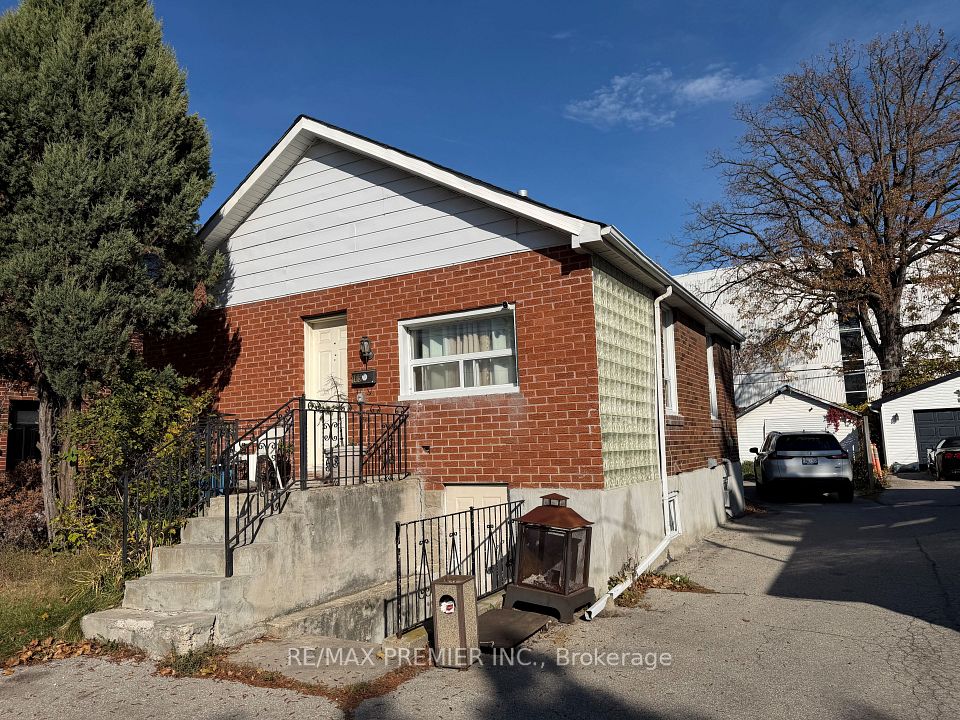 Detached at 165 Thirtieth Street, Toronto, ON M8W 3C3