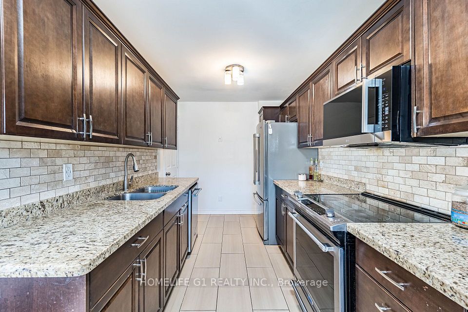 35 Greenbush Court, Brampton, ON L6S 2K2 14