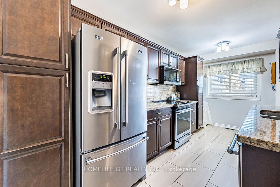 35 Greenbush Court, Brampton, ON L6S 2K2 17