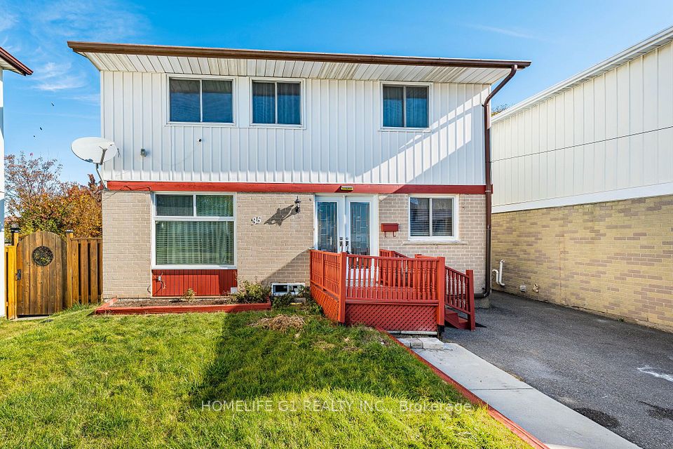 Detached at 35 Greenbush Court, Brampton, ON L6S 2K2