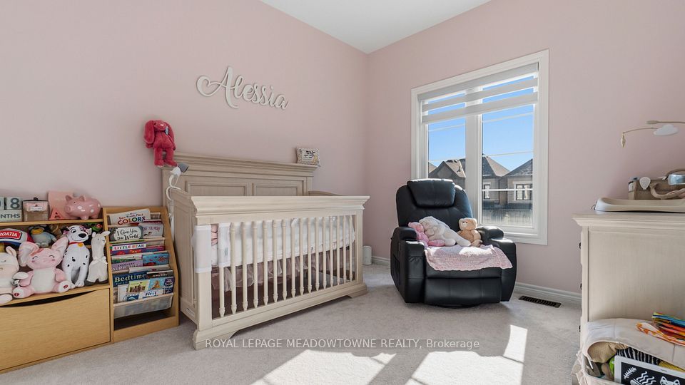 8 Angelfish Road, Brampton, ON L7A 5C5 20