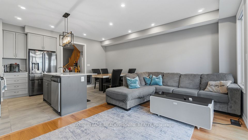 8 Angelfish Road, Brampton, ON L7A 5C5 17