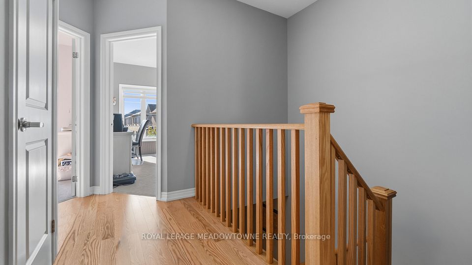 8 Angelfish Road, Brampton, ON L7A 5C5 19