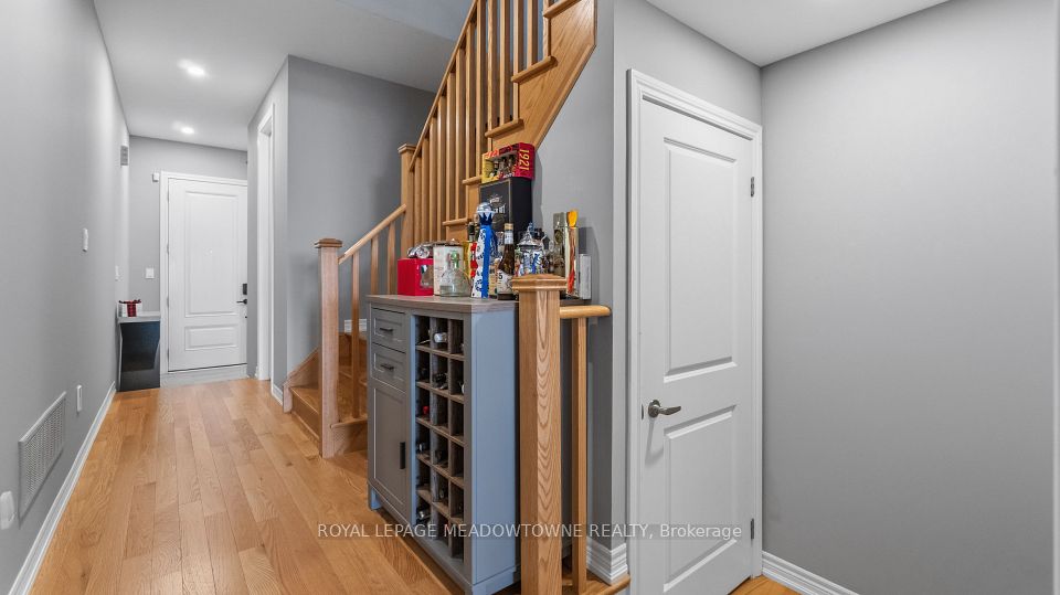 8 Angelfish Road, Brampton, ON L7A 5C5 7