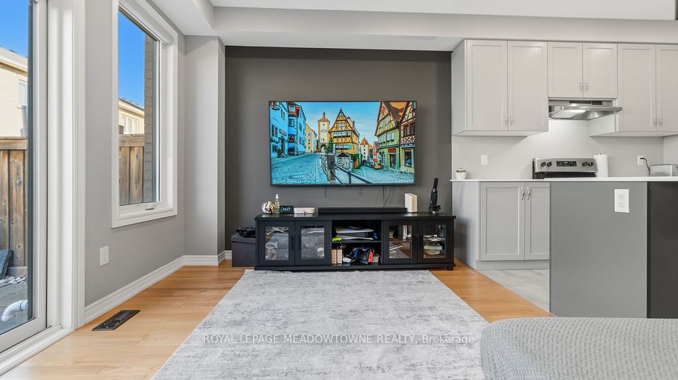 8 Angelfish Road, Brampton, ON L7A 5C5 16