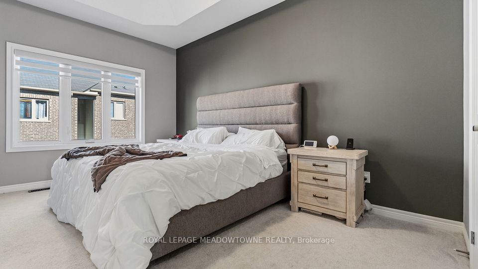 8 Angelfish Road, Brampton, ON L7A 5C5 24