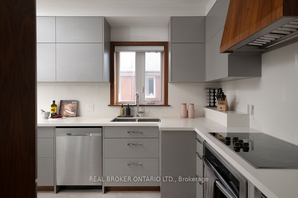 1633 Coram Crescent, Mississauga, ON L4X 1L1 13