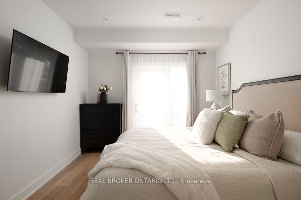 1633 Coram Crescent, Mississauga, ON L4X 1L1 21