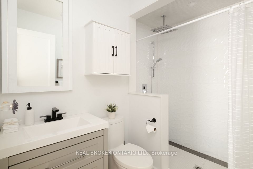 1633 Coram Crescent, Mississauga, ON L4X 1L1 22