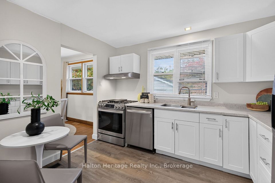 92 Foxbar Road, Burlington, ON L7L 2Z6 19
