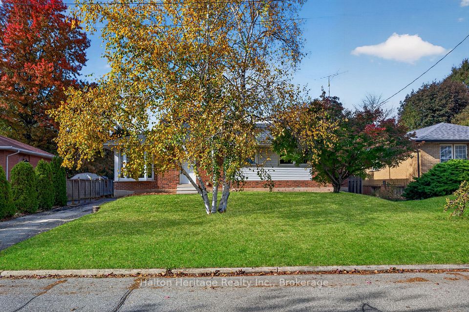 92 Foxbar Road, Burlington, ON L7L 2Z6 2