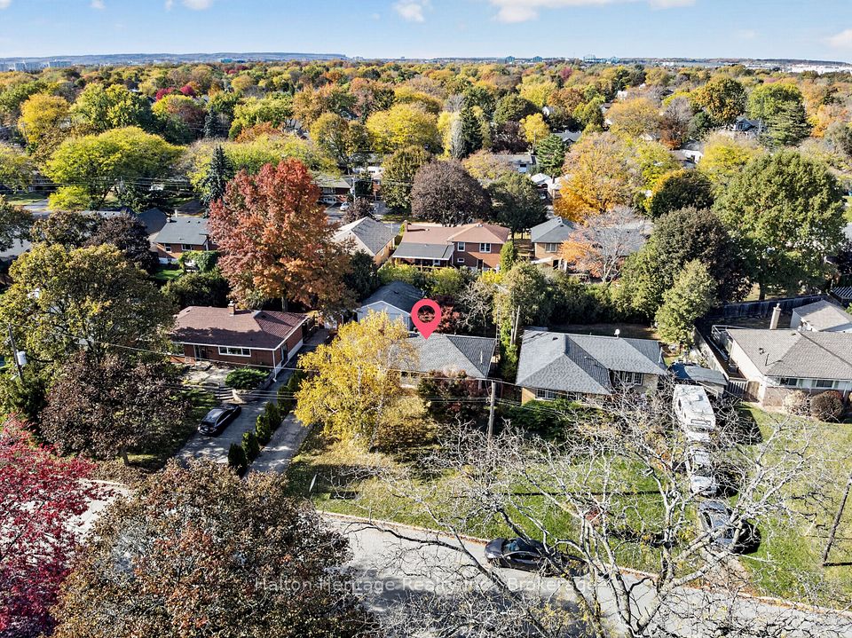 92 Foxbar Road, Burlington, ON L7L 2Z6 3